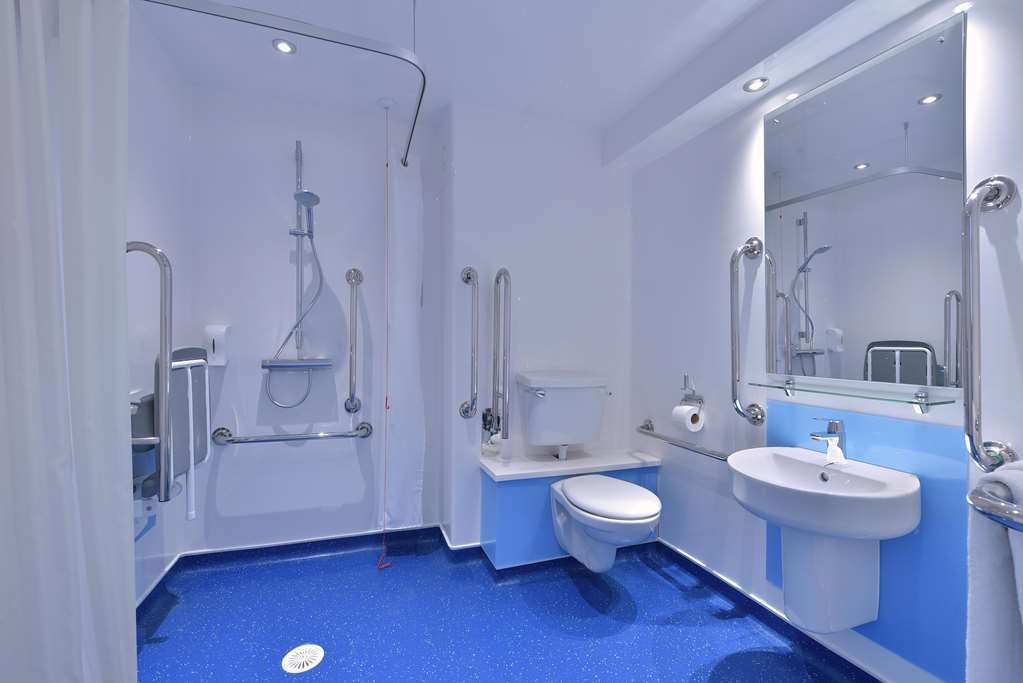 Travelodge Cheltenham Cameră foto