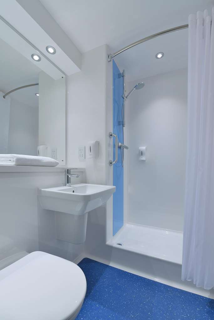 Travelodge Cheltenham Cameră foto
