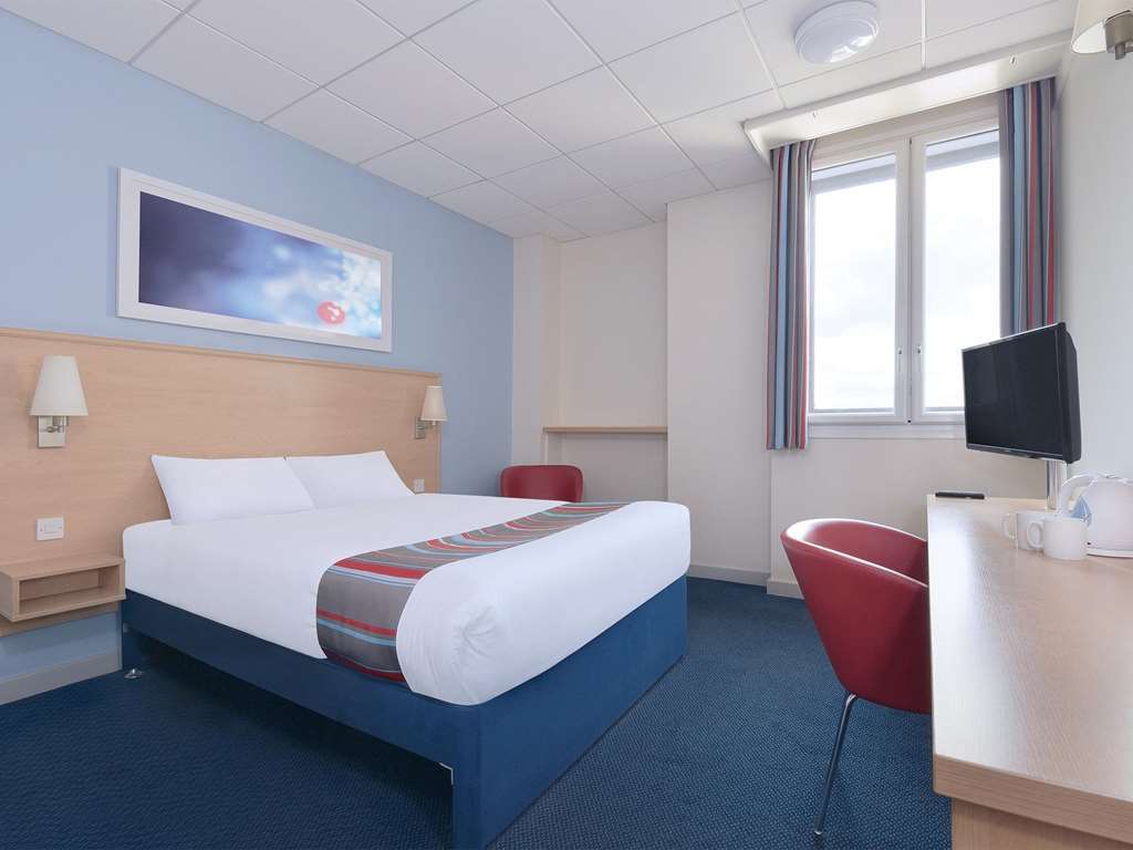 Travelodge Cheltenham Cameră foto