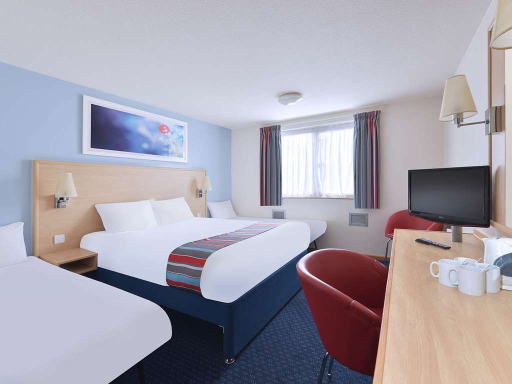Travelodge Cheltenham Cameră foto